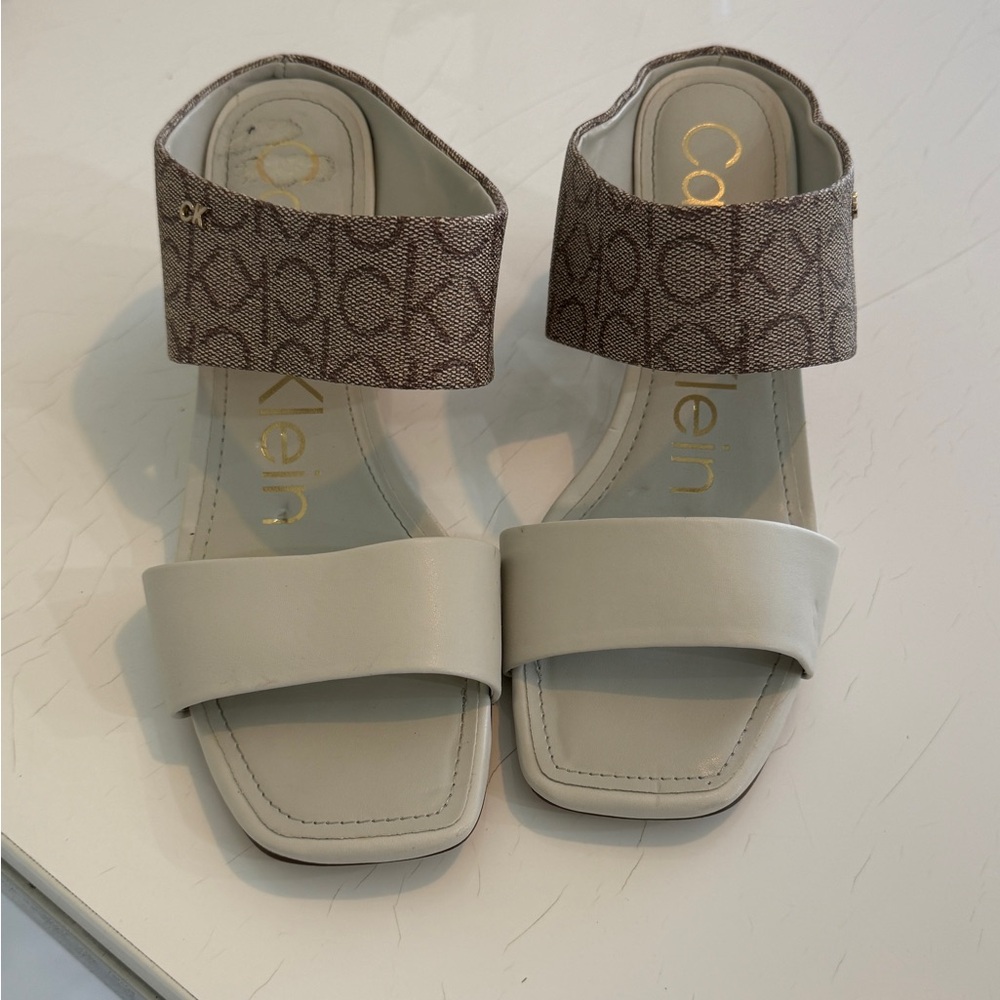 Calvin Klein Women's Cream and Brown Sandals